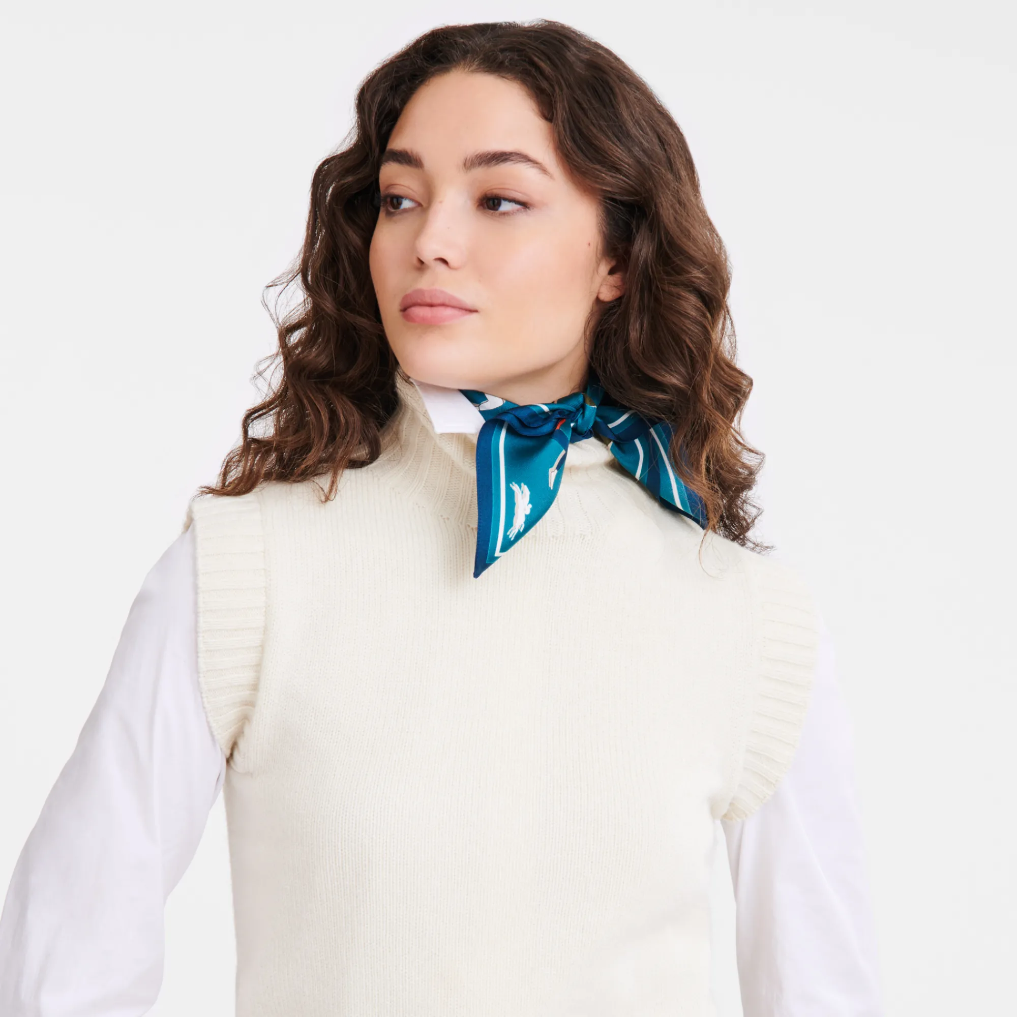 Discount Longchamp Carré De Soie 50 Yoga Paon