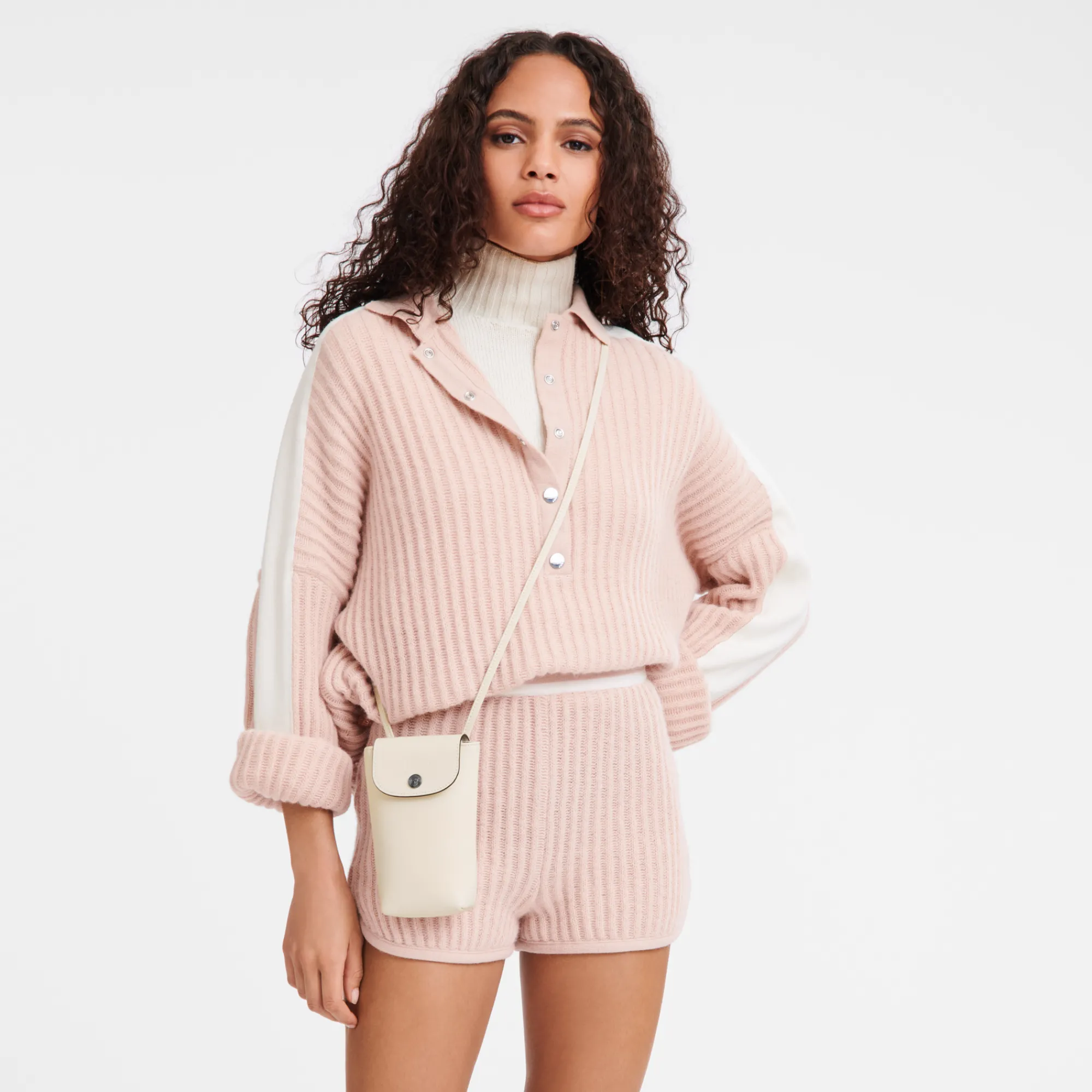 Discount Longchamp Etui Téléphone Avec Cordon Le Pliage Xtra Ecru